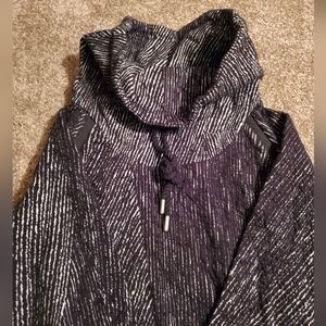 Kirkland Signature Woman's Cowl Neck Black White Sweatshirt